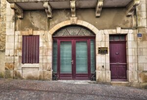 garage-door-640x480-81552076.jpeg
