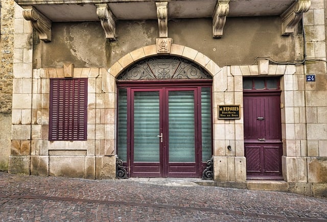 garage-door-640x480-81552076.jpeg