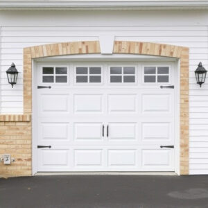 tips-for-avoiding-surprise-garage-door-r-640x480-30921313.jpeg
