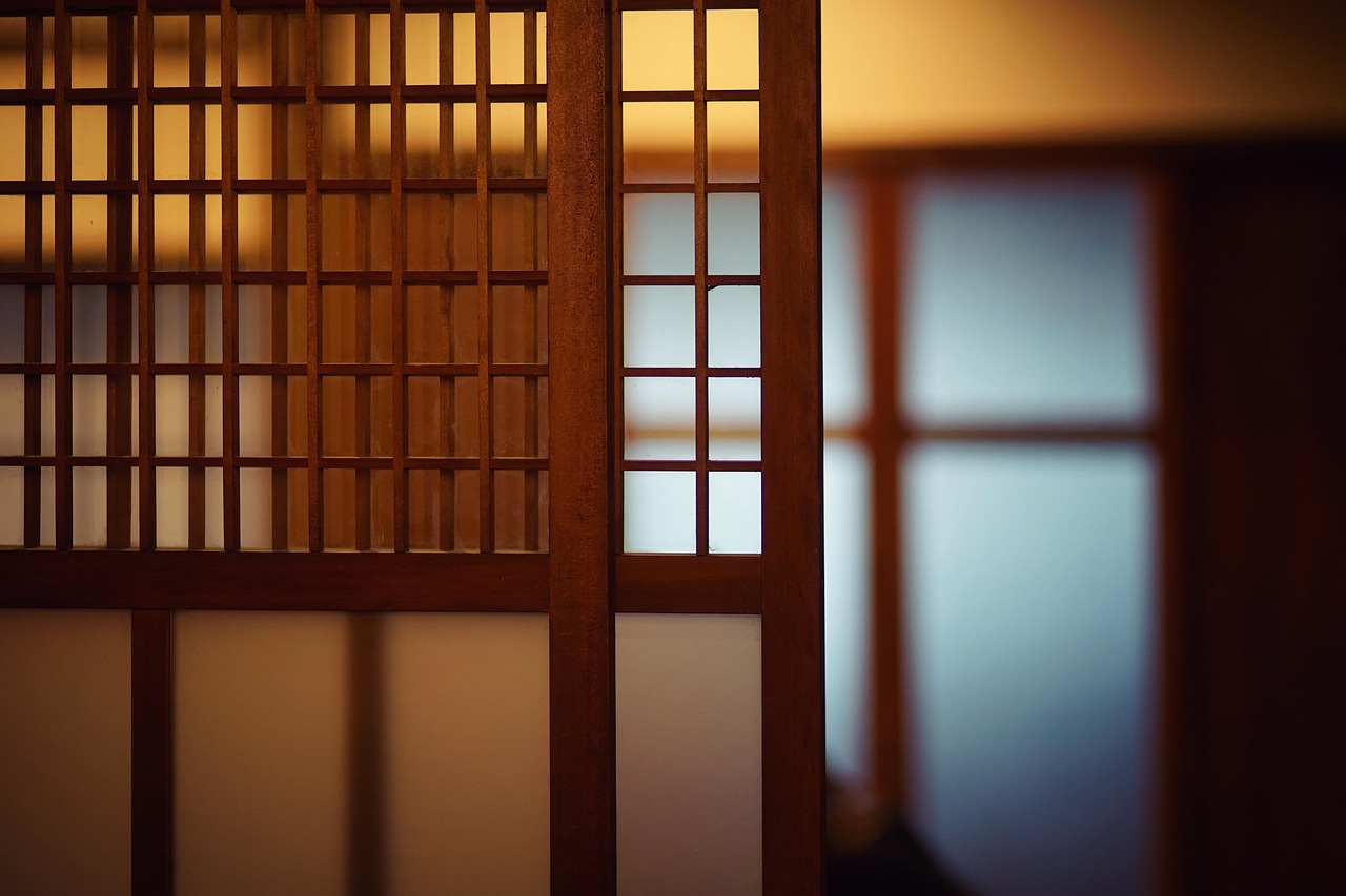 Optimize Energy Efficiency: Choosing Low-E Garage Doors in Phoenix