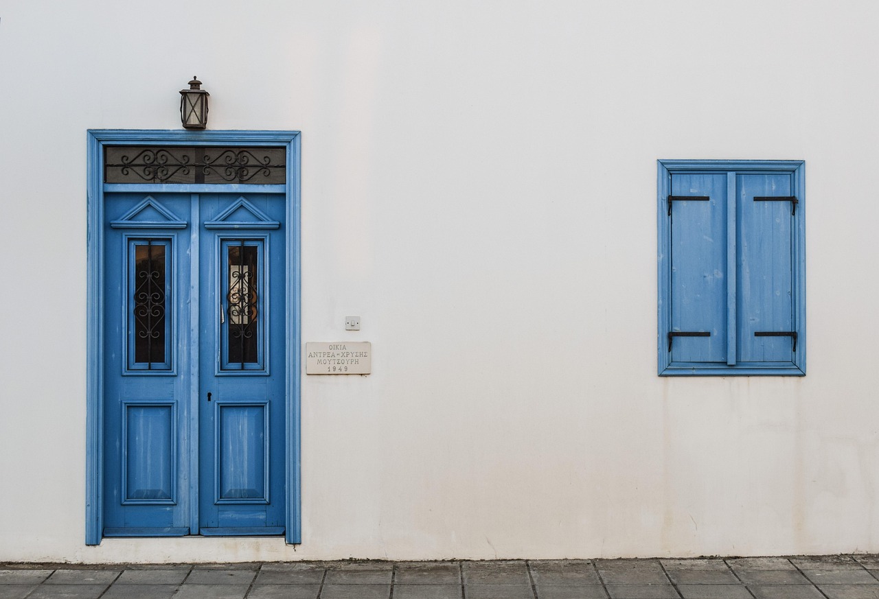 average lifespan of a residential garage door opener